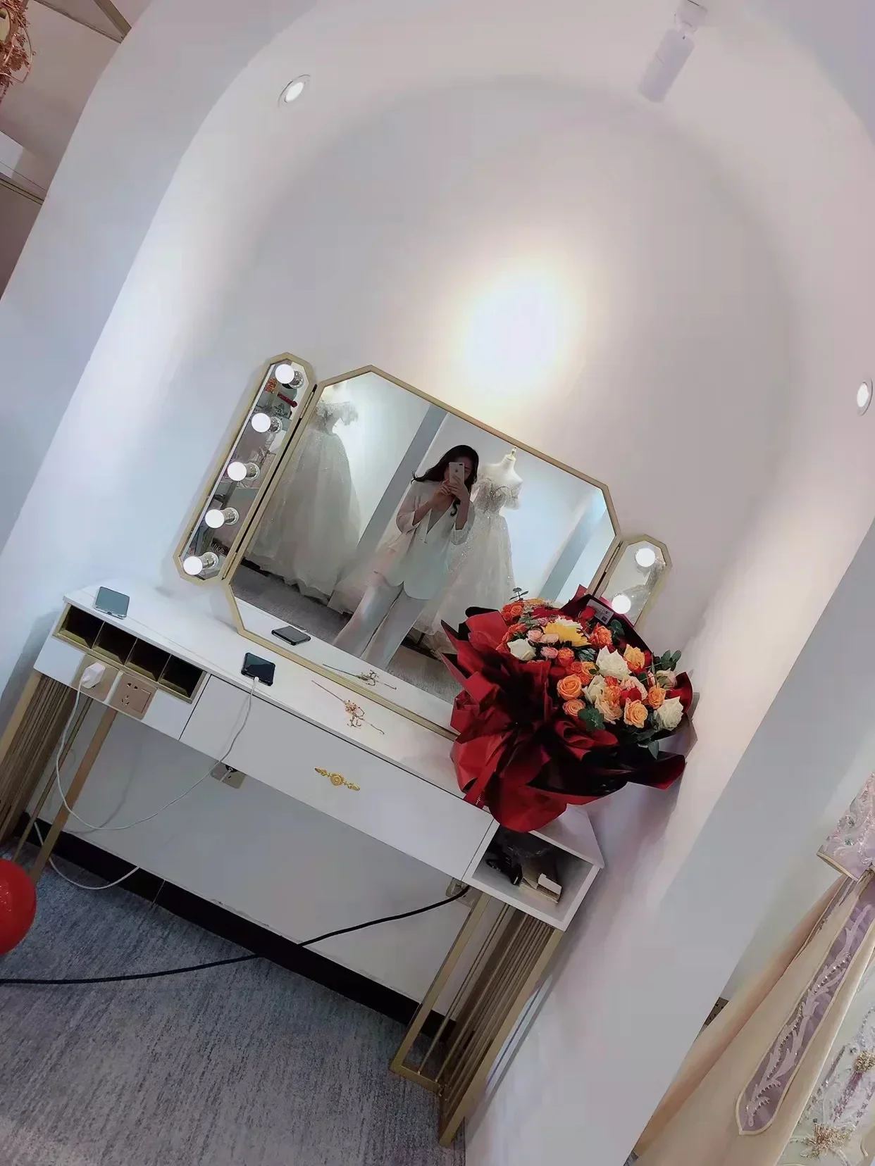 Fotostudio Rock Kommode Make-u – Beauty Makeup Training Bewertung und Preis