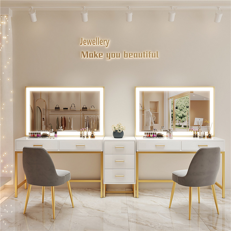 Nail Art Makeup Artist Studio  – Beauty Makeup Bridal Bewertung und Preis