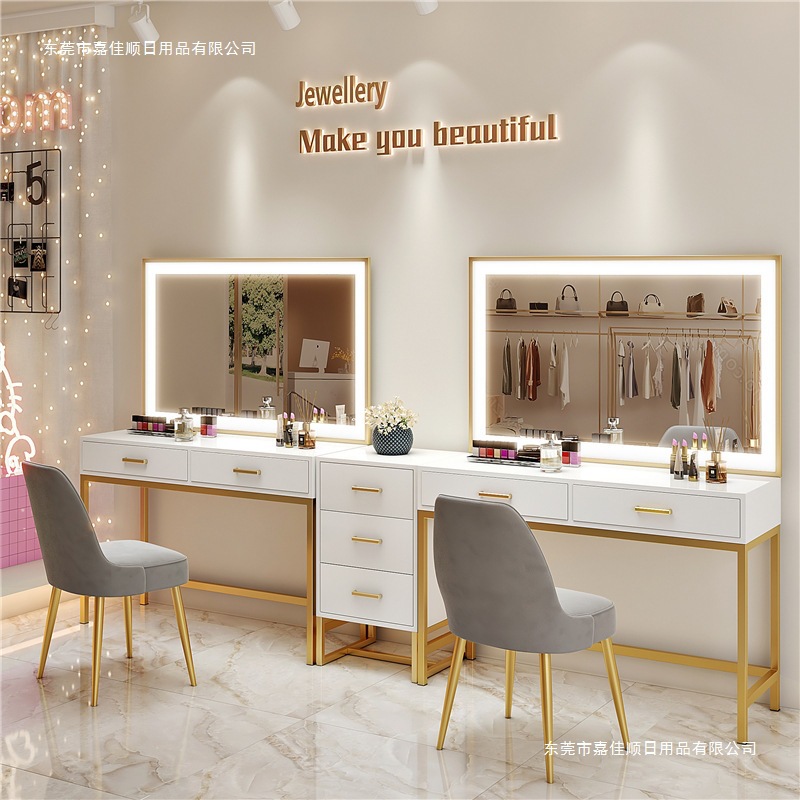 Nail Art Makeup Artist Studio  – Beauty Makeup Bridal Bewertung und Preis
